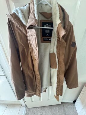 Hollister Tan Hooded Sherpa-Lined Puffer Jacket